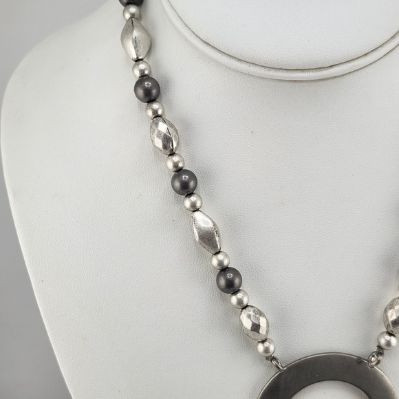 Silver Tone Circle Pendant‎ Beaded Necklace - Picture 3 of 5